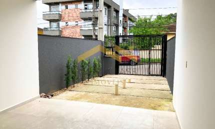 Sobrado geminado novo no bairro Iririú em Joinville!