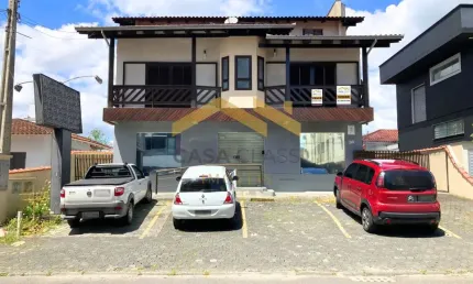 Excelente imóvel comercial e residencial no bairro Costa e Silva em Joinville