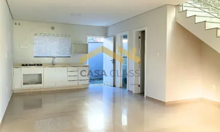 Ótimo sobrado geminado à venda no bairro glória em joinville!