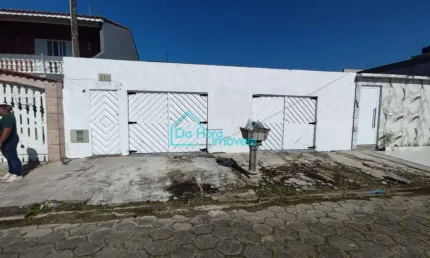 Casa com 2 quartos à venda no Itaóca, Mongaguá  por R$ 299.000