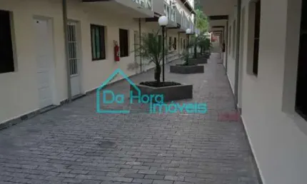 Casa em condomínio fechado com 2 quartos à venda no Centro, Mongaguá  por R$ 250.000