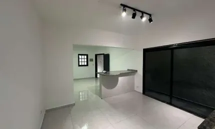 Casa Térrea à venda na Vila Suíssa em César de Souza, Mogi das Cruzes, com 3 dormitórios, sendo 1 suíte e uma área construída de 128MT2