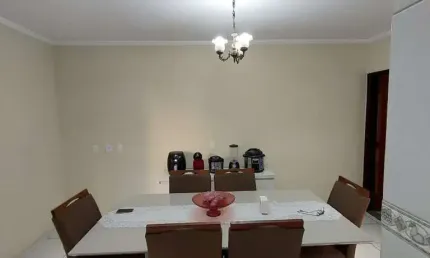 Casa Sobrado à venda com preço de oportunidade no bairro Chácara Jafet em Mogi das Cruzes, SP, com 3 dormitórios, sendo 1 suíte