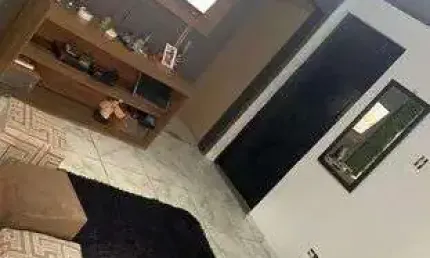 Sobrado com salão comercial à venda com, 4 dormitórios, sendo 1 suíte no bairro Jardim Esperança.