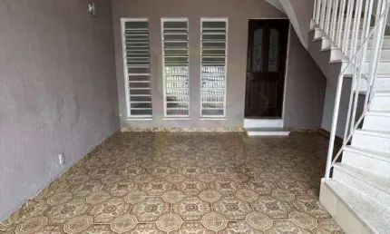 Sobrado à venda no Centro de Mogi das Cruzes, SP, com 2 Casas independentes e Garagem