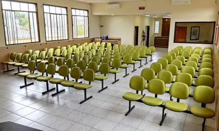Imóvel Comercial para Venda em Joinville, Fátima, 1 dormitório, 2 banheiros