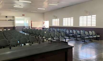 Imóvel Comercial para Venda em Uberlândia, Jardim das Palmeiras, 1 dormitório, 2 banheiros