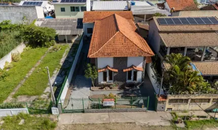 Imóvel Comercial para Venda em Araruama, Centro, 1 dormitório, 2 banheiros, 1 vaga