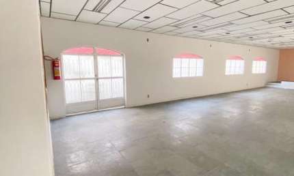 Imóvel Comercial para Venda em Itaboraí, Centro, 1 dormitório, 2 banheiros