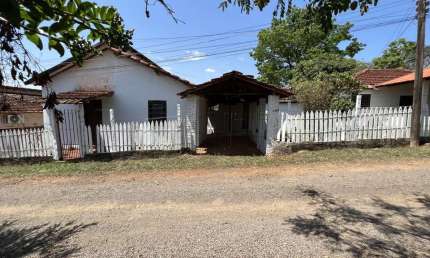 Casa para Venda em Pederneiras, Centro, 4 dormitórios, 2 banheiros, 1 vaga