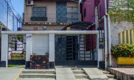 Sobrado para Venda em Belém, Canudos, 1 dormitório, 3 banheiros, 1 vaga