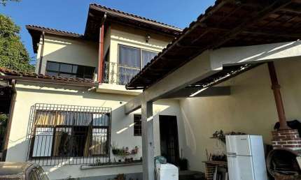 Sobrado para Venda em Rio de Janeiro, Freguesia (Jacarepaguá), 2 dormitórios, 1 banheiro, 3 vagas