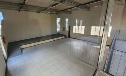 Imóvel Comercial para Venda em São Pedro da Aldeia, São José, 1 dormitório, 2 banheiros
