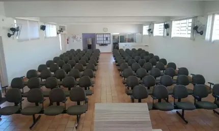 Ponto Comercial para Venda em Uberaba, Santa Maria, 1 dormitório, 2 banheiros