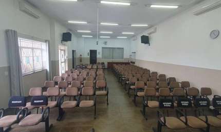 Ponto Comercial para Venda em Agudos, Centro, 1 dormitório, 2 banheiros