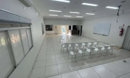 Ponto Comercial para Venda em Cuiabá, Araés, 1 dormitório, 2 banheiros