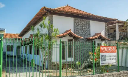 Ponto Comercial para Venda em Araruama, Centro, 1 dormitório, 2 banheiros, 1 vaga