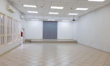 Ponto Comercial para Venda em Serrinha, Ginásio, 1 dormitório, 2 banheiros, 5 vagas