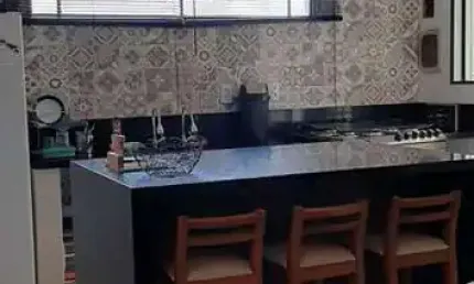 Sobrado para Venda em Ribeirão Preto, Vila Tibério, 3 dormitórios, 1 suíte, 2 banheiros, 2 vagas