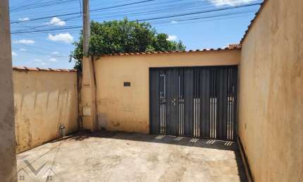 Casa para Venda em Ribeirão Preto, Adelino Simioni, 2 dormitórios, 1 banheiro, 1 vaga