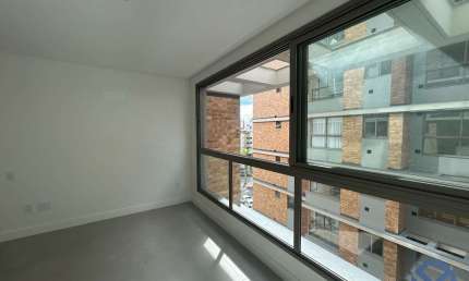 Apartamento com um dormitório, 42m² e uma vaga em Florianópolis. D/NEX SMART LIV