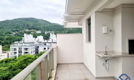 Apartamento em Córrego Grande, 2 suítes com uma vaga. Agende sua visita!