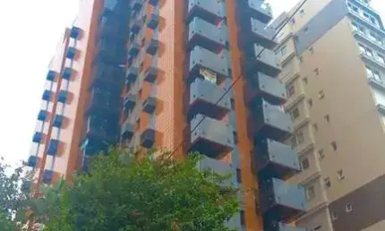 Apartamento cobertura no Centro com 5 dormitórios sendo 3 suítes e 3 vagas.
