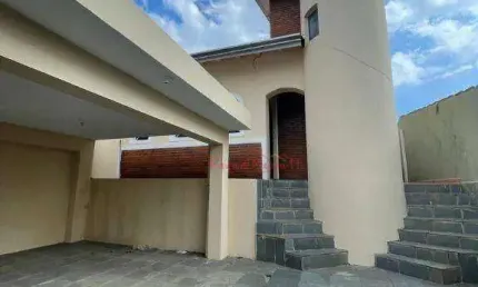 IMPERDÍVEL- Casa com 3 dormitórios à venda, 198 m² por R$ 800.000 - Centro - Arujá/SP