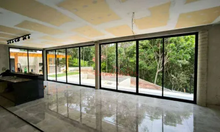 Chácara com 3 dormitórios à venda, 168 m² por R$ 1.060.000 - Ouro Fino - Santa Isabel/São Paulo