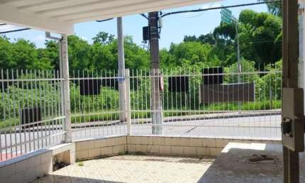 Casa para Locação em São José dos Campos, Conjunto Residencial Vale dos Pinheiros, 2 dormitórios, 2 banheiros, 2 vagas