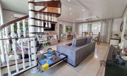 Casa 4 dormitórios, 4 vagas, espaço gourmet, piscina, jardim do salso Porto Aleg