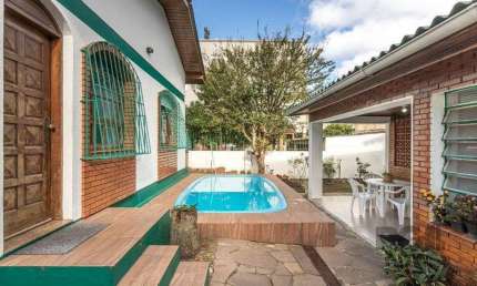 Casa no bairro Vila Ipiranga de 3 dormitórios e 3 vagas