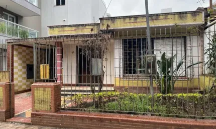 Casa com 2 quartos à venda na Rua Grão Pará, 35, Menino Deus, Porto Alegre