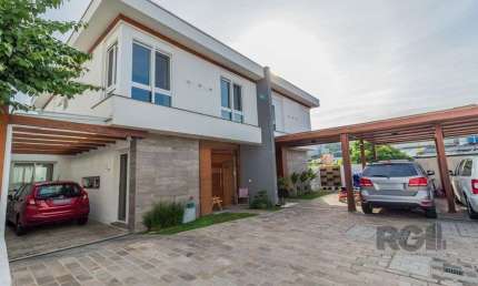 Casa Condominio para Venda - 221,59m², 3 suítes, 2 vagas - Teresópolis