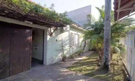 Casa de 3 dormitórios no bairro Santa Maria Goretti