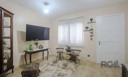 Casa em condomínio, 77m², 2 dormitórios e 2 vagas no bairro Humaitá