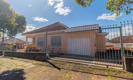 Casa de 3 Dormitório(s) Bairro Jardim Itu - Porto Alegre