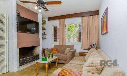 Casa 172m² - 3 dormitórios, 3 vagas no bairro Teresópolis