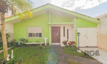 Excelente casa de 70m² com 3 dormitórios no bairro Sarandi.