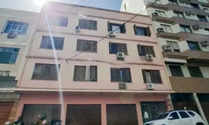 Apartamento Térreo com 02 dormitórios Na cidade Baixa em Porto Alegre/RS