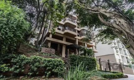 Apartamento de três quartos, suíte e duas vagas de garagem no bairro Mont Serrat