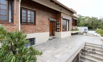 Casa para Venda - 440m², 3 dormitórios, sendo 1 suites, 2 vagas - Santa Tereza