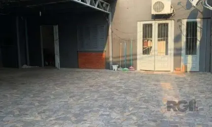 Vende-se casa 3 quartos com suíte e 3 vagas de garagem - 130m² - Jardim Itu Saba
