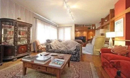 Vende-se amplo apartamento 3 dorm c/ suíte, 2 vagas cobertas, dependência comple