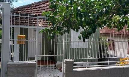 Casa com 3 quartos à venda na Rua Padre João Batista Reus, 2932, Camaquã, Porto Alegre