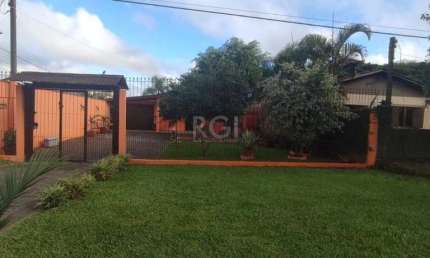 Casa com 3 quartos à venda na Rua Santa Mônica, 2755, Ponta Grossa, Porto Alegre