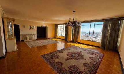 Apartamento super Amplo em frente a Santa Casa, Centro Histórico - POA