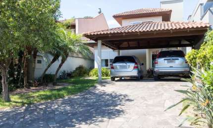Casa em condomínio fechado com 3 quartos à venda na Avenida Juca Batista, 8000, Belém Novo, Porto Alegre