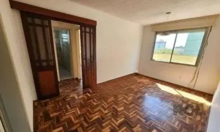 Apartamento no Passo D'areia de 2 dormitórios e vaga desocupado