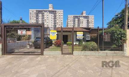 Casa com 4 quartos à venda na Rua Teotônia, 313, Camaquã, Porto Alegre